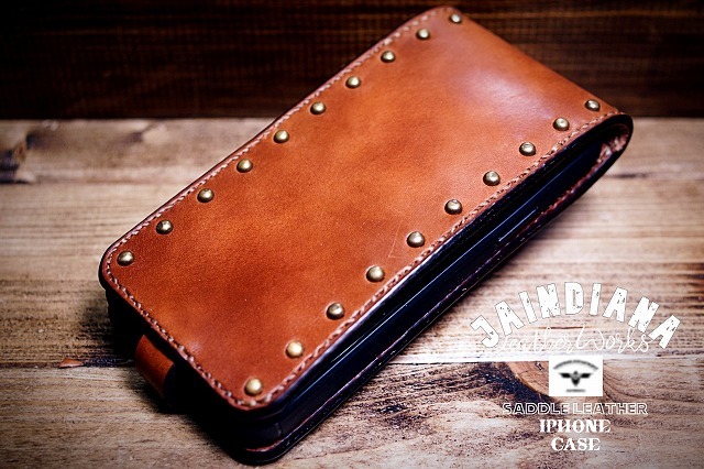 ハンドメイド/サドルレザー iPhone 12ケース ブラックC ベルト ハンドメイド/サドルレザー iPhone 12ケース ブラックC ベルト