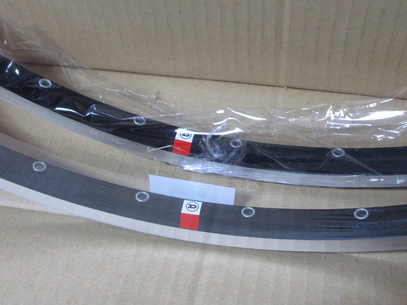 Yahoo!オークション - AMBROSIO EXCELLIGHT SSC 32H 2本セット Yahoo!オークション - AMBROSIO EXCELLIGHT SSC 32H 2本セット