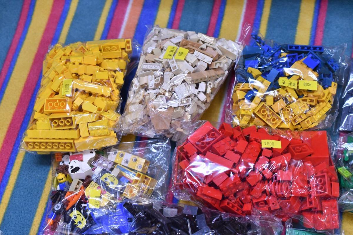 LEGO レゴ 大量 まとめて　赤　黄色　白　青　緑　黒　盤　など　ブロック　パーツ　まとめて_画像6