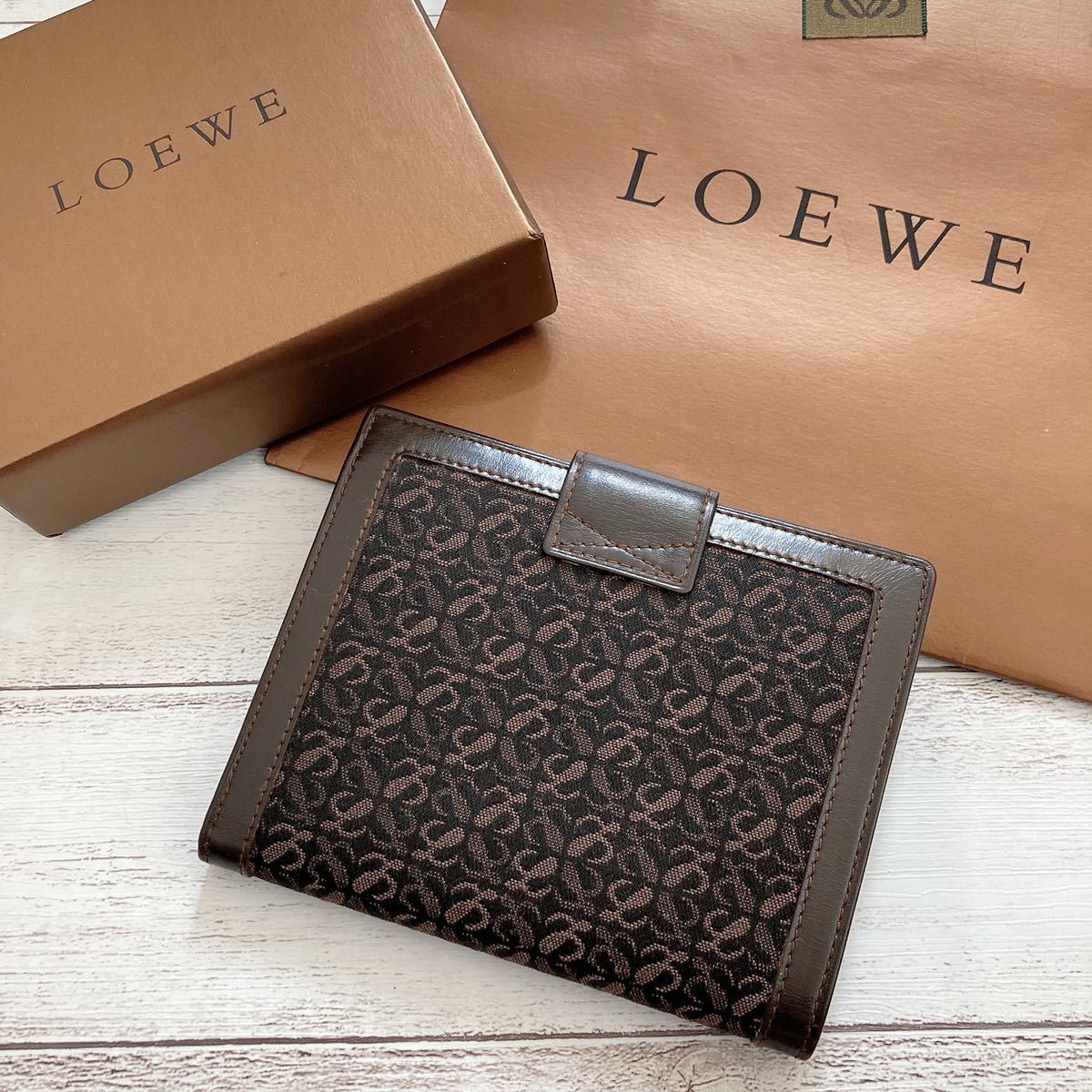 極美品】LOEWE ロエベ レディース メンズ アナグラム 総柄 二つ折り