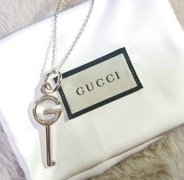 正規 未使用】GUCCI グッチ ggロゴ シルバーキー鍵 チャーム+