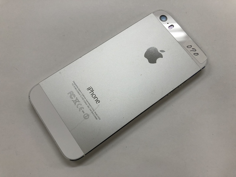 CD070 docomo iPhone 5S シルバー 16GB 判定○ ジャンク ロックOFF_画像2