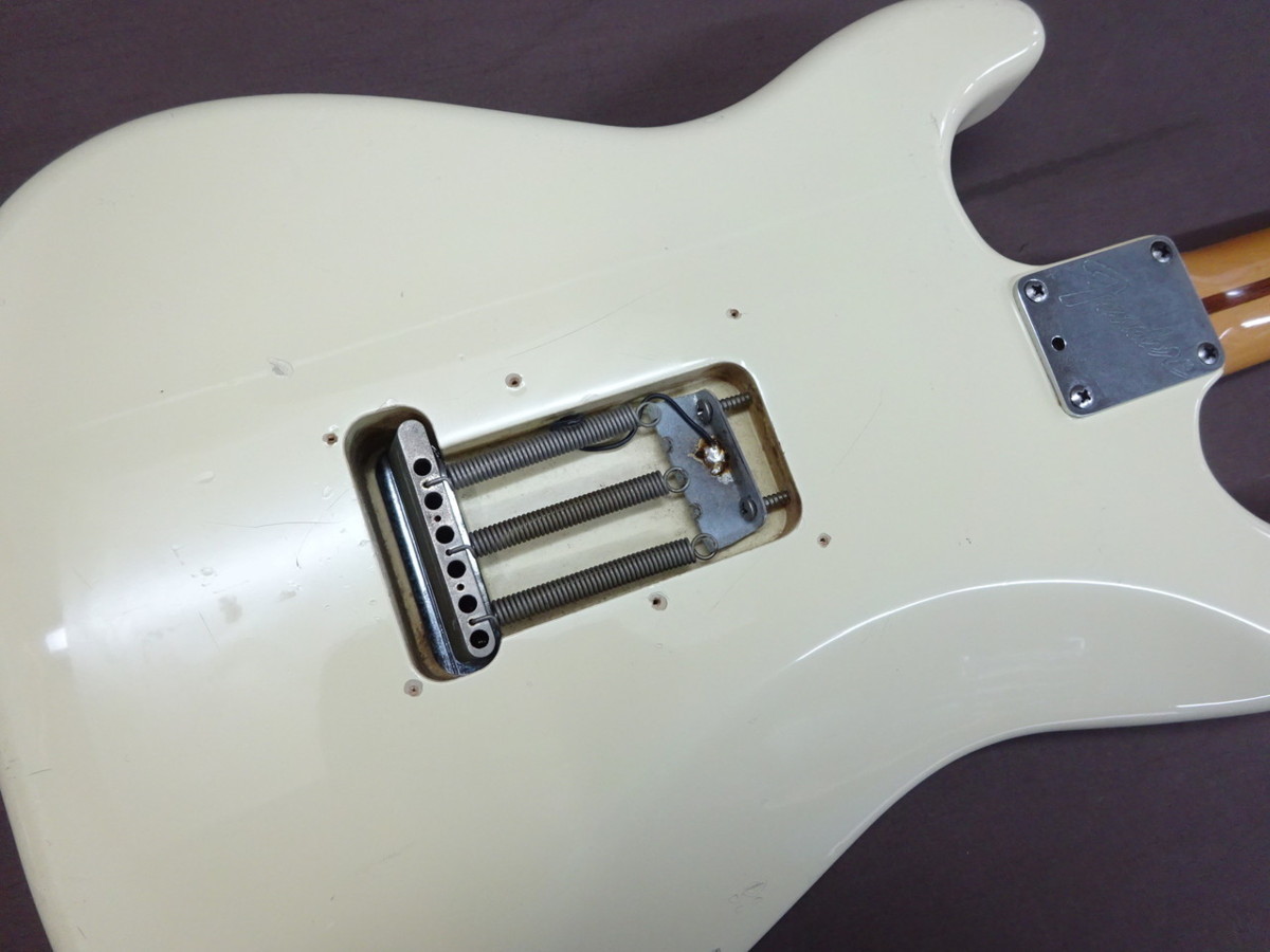 【H-8192】Fender STRATOCASTER フェンダー ストラトキャスター made in U.S.A 1984～1988年製? ジャンク扱い【千円市場】_画像7