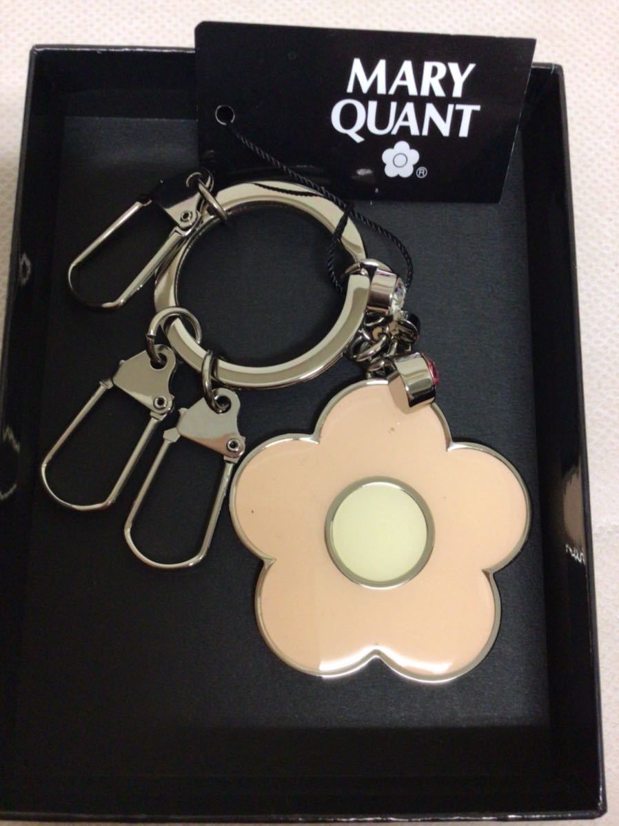 MARY QUANT キーチェーン　未使用　自宅保管品　薄いピンク　花