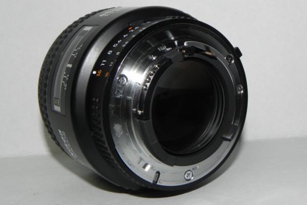 **中古良品　Nikon AF NIKKOR 85mm/f 1.8 D レンズ*_画像3