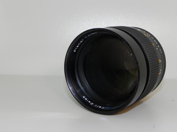 中古品　Carl Zeiss Planar T* 85mm F 1.4 レンス゛MM(J)。_画像2