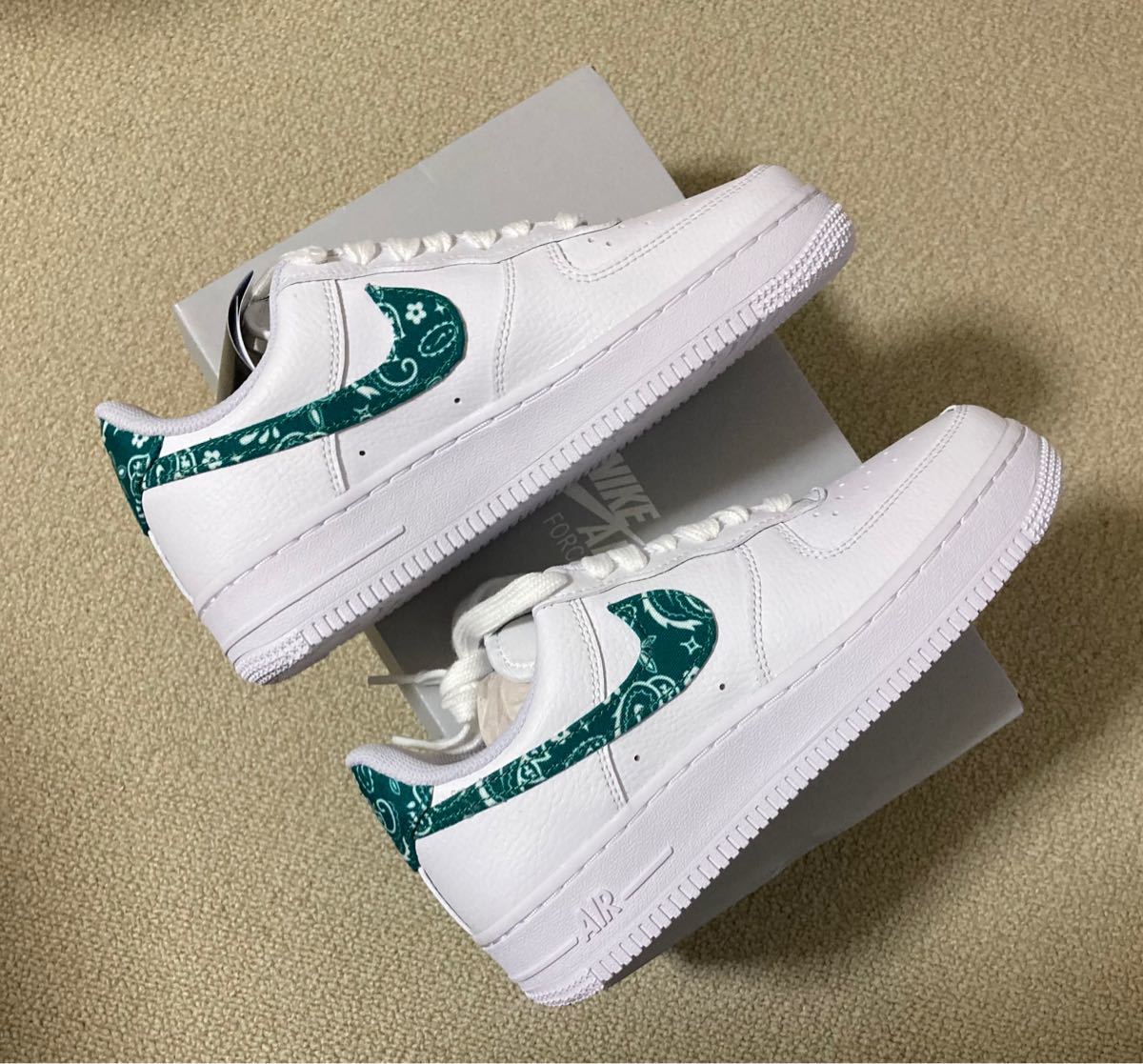 nike ナイキエアフォース1 07 エッセンシャル ペイズリー 22.5cm