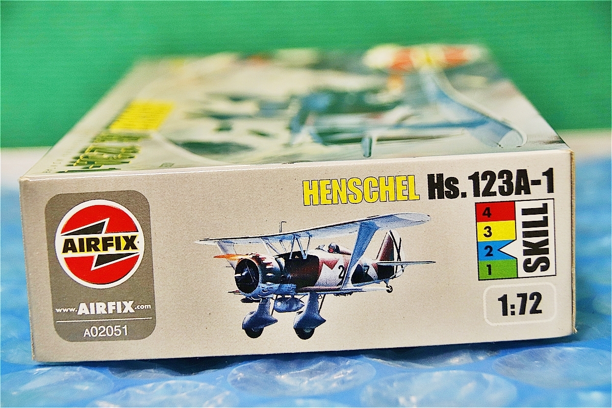 プラモデル エアフィックス AIR FIX 1/72 HENSCHEL Hs.123A-1 ヘンシェル 飛行機 未組み立て 古い 昔の 海外プラモ_画像3