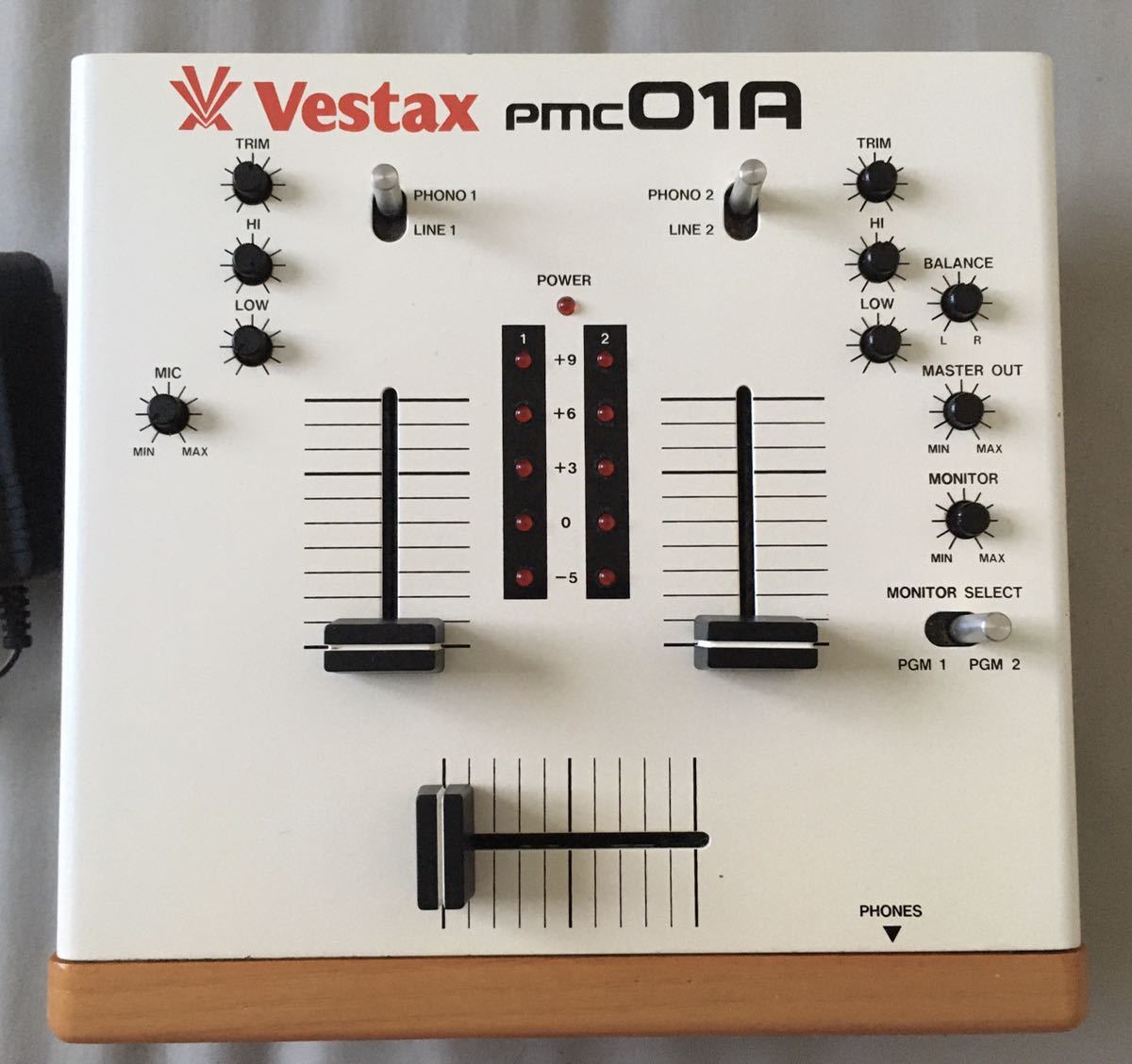 Vestax PMC 01A DJミキサー ホワイトカラー|Yahoo!フリマ(旧PayPayフリマ) Vestax PMC 01A DJミキサー ホワイトカラー|Yahoo!フリマ(旧PayPayフリマ)