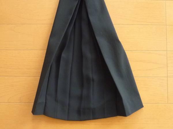 MISS ALICE(ミスアリス) パンツ スラックス 1号 黒色_タックは広げると約34cmあります。