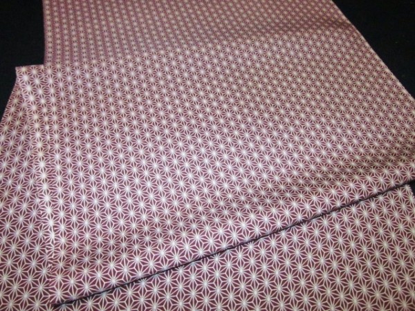 【京わぎれ】正絹 長襦袢はぎれ 麻の葉小 紫系 替え袖用2.2m②_明るめに写っています。
