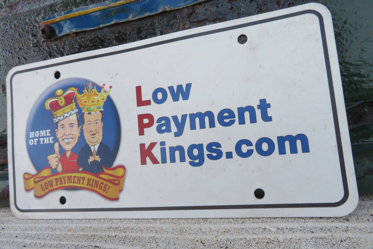 希少 LOW PAYMENT KINGS ディーラー プレート ヴィンテー アメリカ 看板 ガレージ 店舗 インテリア USA USED（904） _画像5