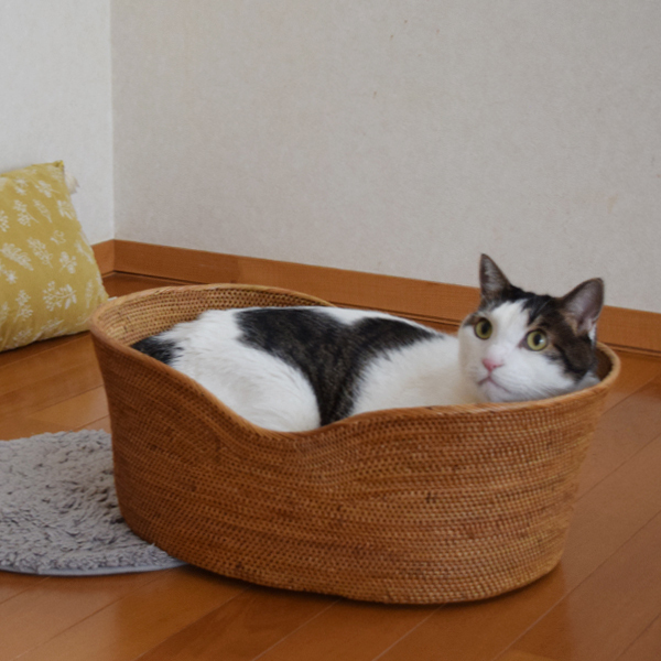 お家時間を愉しむＰＲＩＣＥ。伝統工芸アタ細工。深めバスケット 猫・犬のベッドゆりかご 寝床 インテリア 収納 X14_画像1