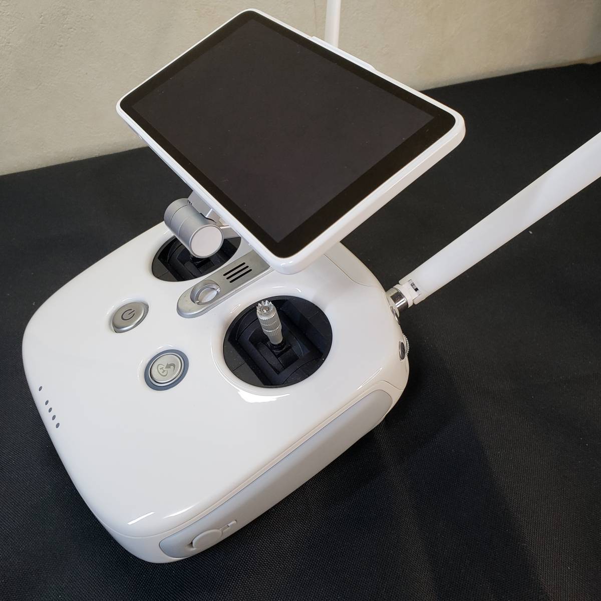 DJI Phantom 4 シリーズの送信機 Model GL300E | monsterdog.com.br