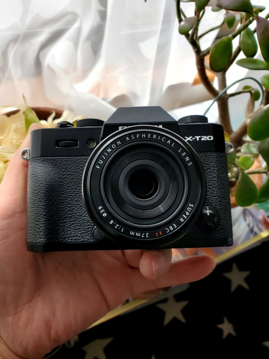日本未入荷 FUJIFILM ミラーレス一眼カメラ X-T20 レンズキット