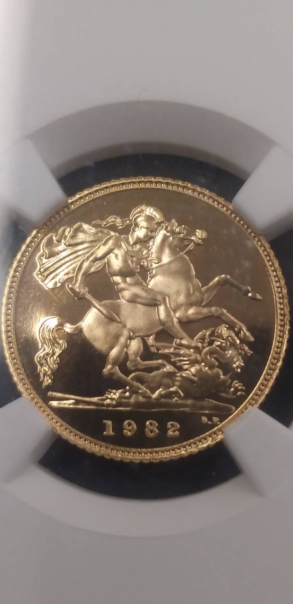 ☆英国☆エリザベスⅡ世女王ヤング☆HALF Sovereign金貨☆NGC鑑定品