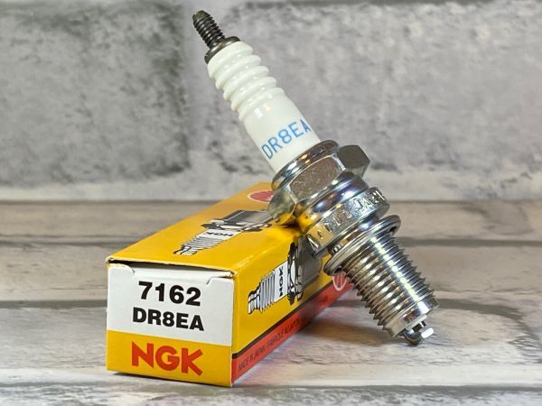 ＮＧＫ　ＤＲ８ＥＡ　４本セット　カワサキ　エストレア　ＢＪ２５０Ａ　０７ー　適合　新品！_画像2