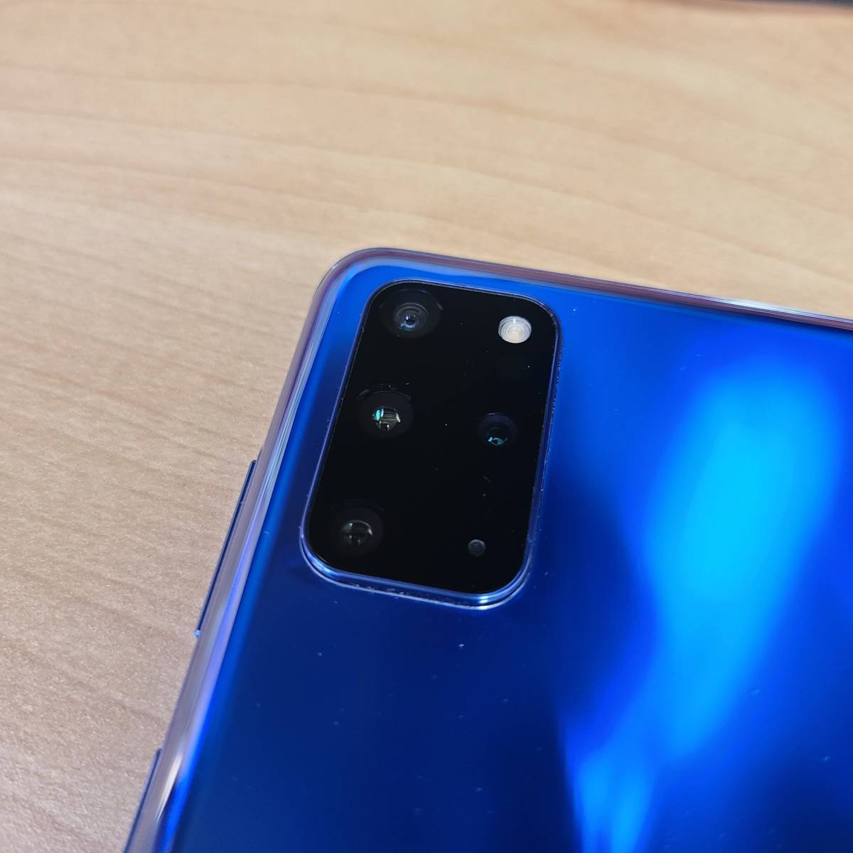 Galaxy S20+ S20plus SM-G986N 青(Aura Blue オーラブルー Galaxy S20+ S20plus SM-G986N 青(Aura Blue オーラブルー