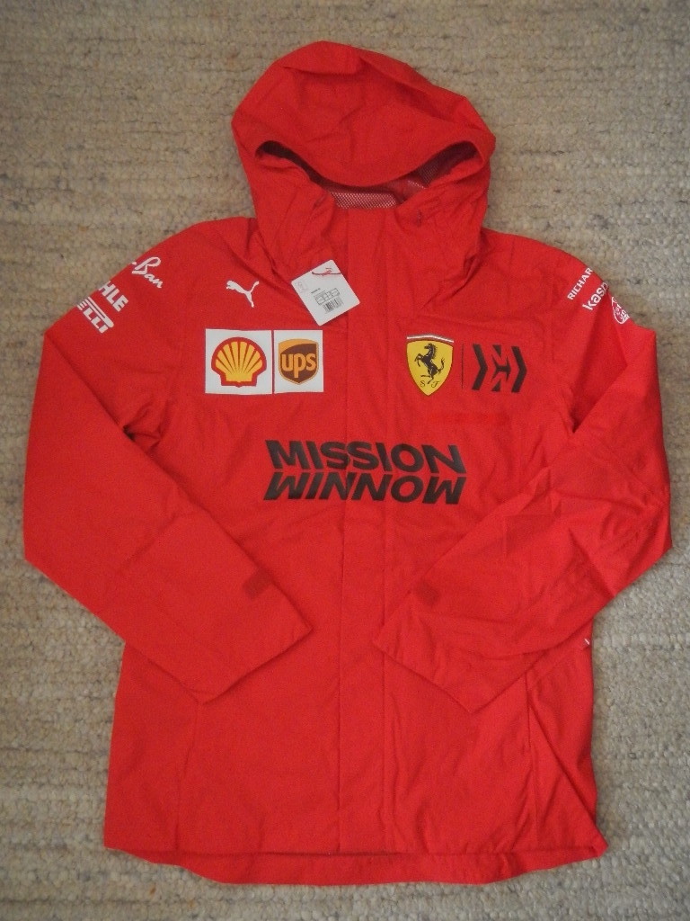 2021” フェラーリ F1 チーム支給品 ドライバー用 レインジャケット