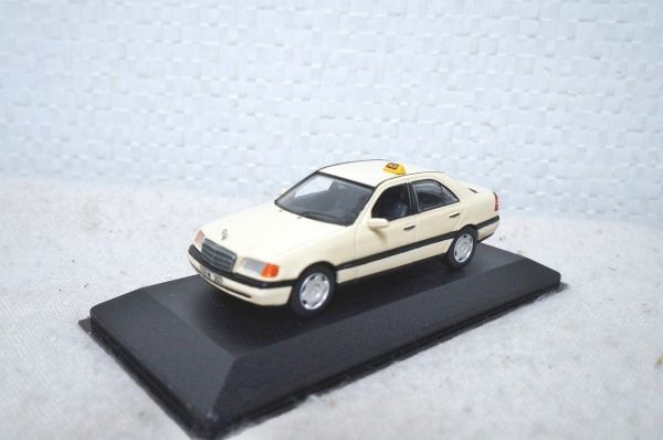 ミニチャンプス メルセデス ベンツ C200 D Taxi 1/43 ミニカー Cクラス