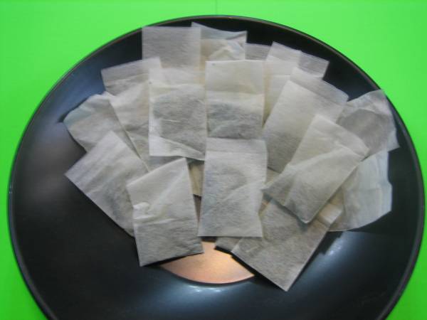 玄米茶ティーバッグ2g×25パック×３袋_2g 入り合成樹脂でパックしています