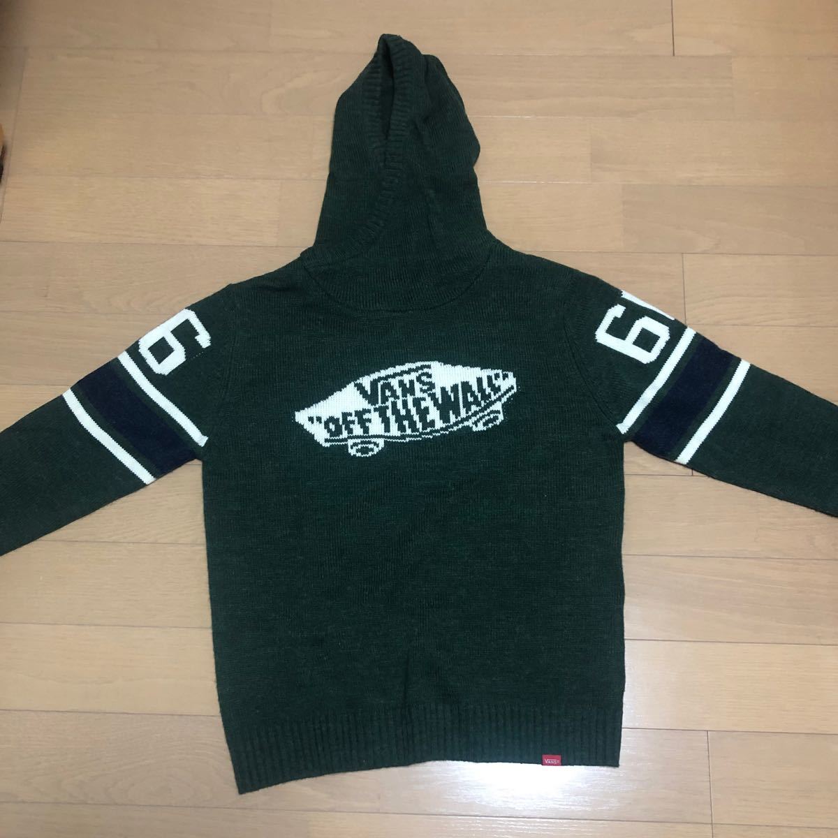 VANSセーター