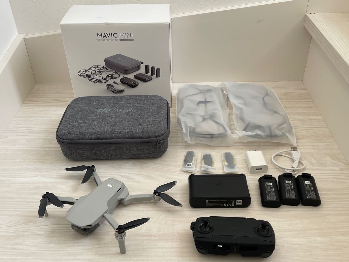 ☆超美品☆4回使用！DJI MAVIC MINI Fly More Combo DJI無償付帯賠償責任保険 未使用 充電4回のみ