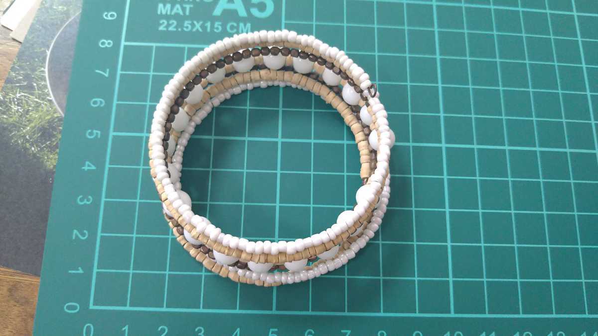 * wood * white * light brown group beads * futoshi bangle *