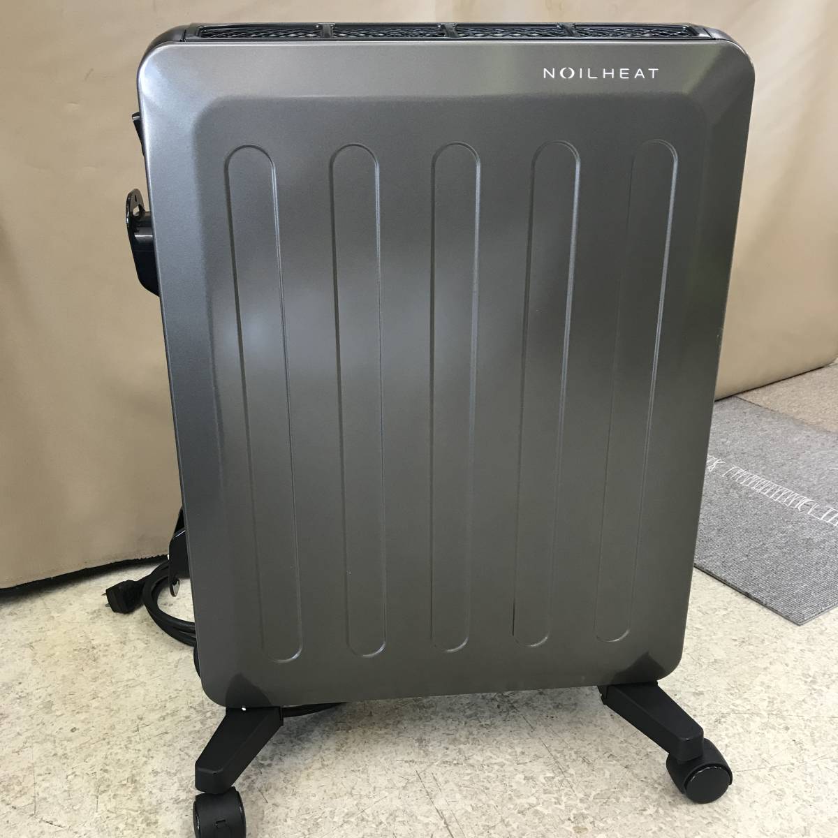 逸品】 未使用品 コロナ オイルレスヒーター 8畳 ホワイトシルバー