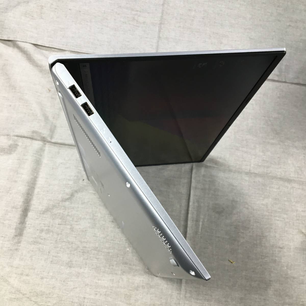 現状品 インテル Core i5 搭載 ASUS ノートパソコン VivoBook 15(8GB