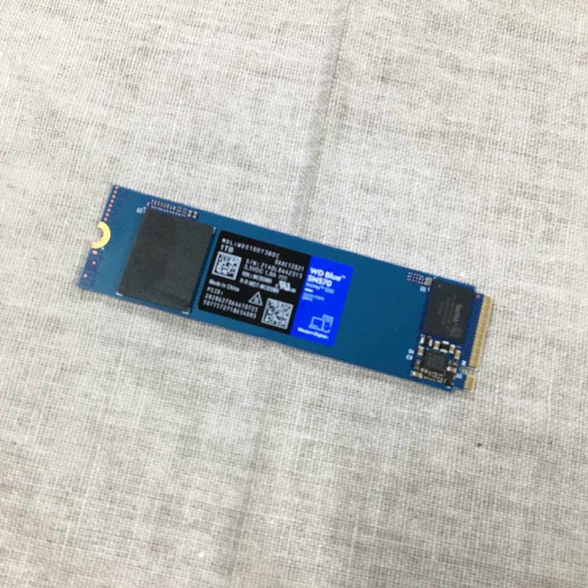 現状品　Western Digital ウエスタンデジタル 内蔵SSD 1TB WD Blue SN570 (読取り最大 3,500MB/秒) M.2-2280 NVMe WDS100T3B0C-EC_画像3