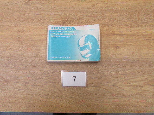 7 Honda Cbr1100xx オーナーズマニュアル イタリア語