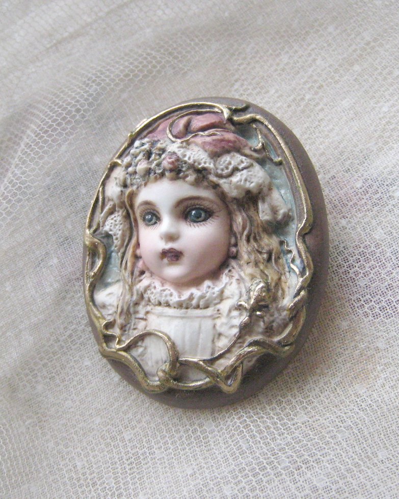  bisque doll solid picture brooch specification excellent article antique do-ru yellowtail . type Aquilax work AtelierGepetto marks lie*ze pet 