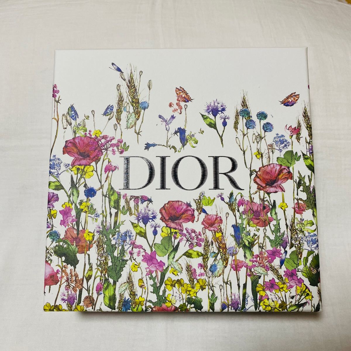 Christian Dior ディオール 2022 限定 花柄 ギフトボックス Christian Dior ディオール 2022 限定 花柄 ギフトボックス