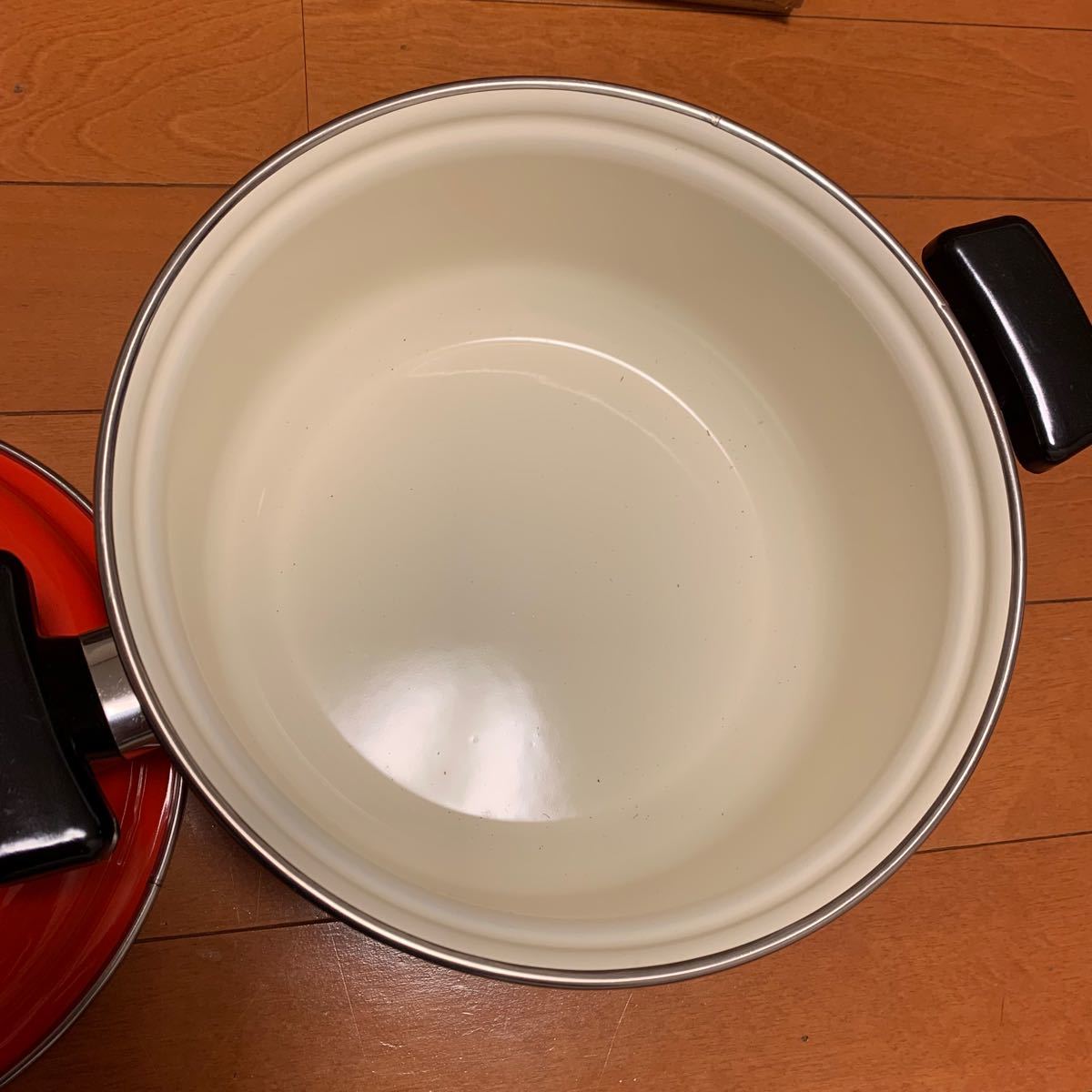 【新品未使用】タカチホ　ホーロー鍋　昭和レトロ　赤　両手鍋　ソースポット20cm