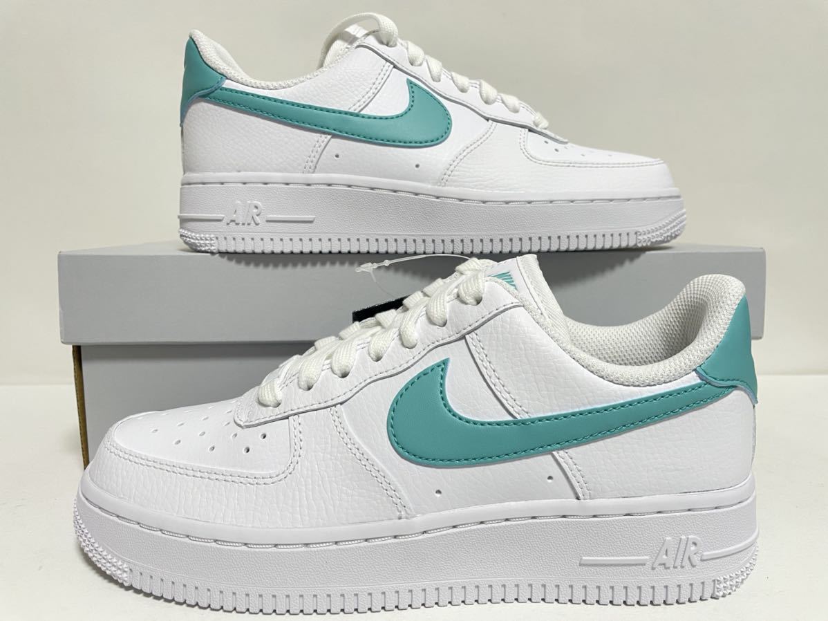送料無料】【新品】23.5㎝ NIKE WMNS AIR FORCE 1 '07 ナイキ