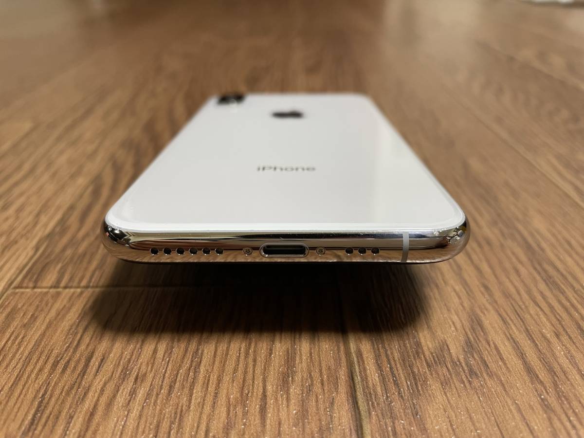 即決 送料無料 Apple iPhone Xs 256GB シルバー SIMフリー MTE12J/A docomo版 残債なし おまけケース付き_画像5