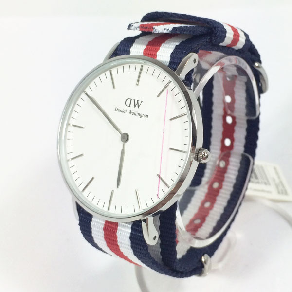 【未使用】【中古】Daniel Wellington ダニエルウェリントン 腕時計 0606DW 35mm クオーツ ナイロンベルト トリコロールカラー_画像1