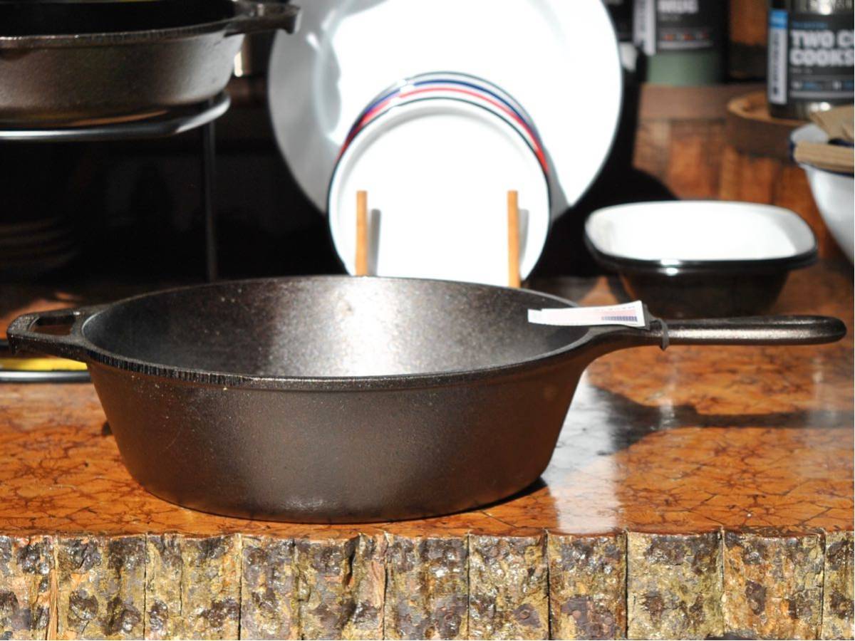 Lodge - Poêle à frire en fonte Pro-Logic 25.4cm/ 10' - Pour la cuisson >