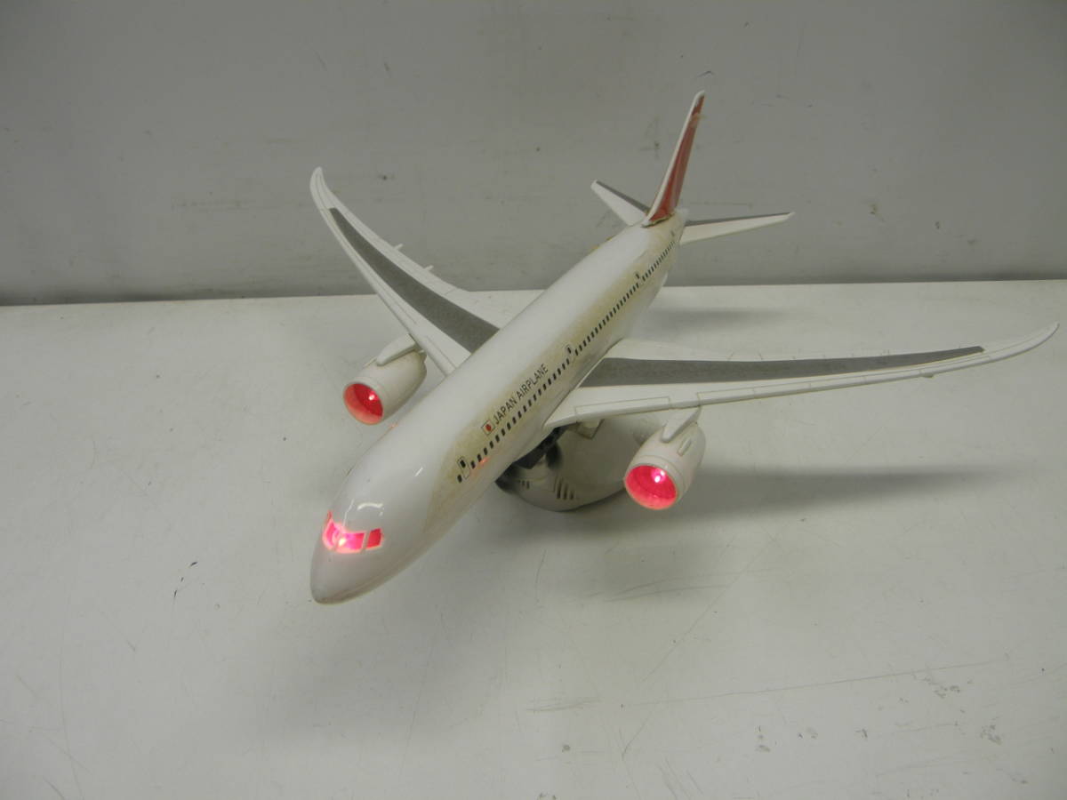 JAL! Japan Air Lines! пассажирский лайнер!737?! модель! движение. ( белый )