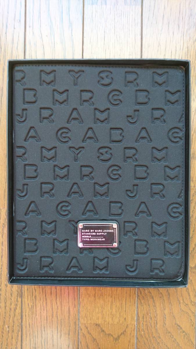 休日限定 ★新品 タブレットケース エンボス柄 マーク・バイ・マーク・ジェイコブス Jacobs Marc By Marc ケース 休日限定 ★新品 タブレットケース エンボス柄 マーク・バイ・マーク・ジェイコブス Jacobs Marc By Marc ケース