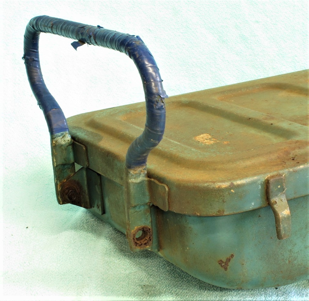 シルバーピジョン C70 リヤボックス レストア用 要修理 ツールボックス 鉄荷箱 以下は検索語： ボテ箱 牛乳石 昭和レトロ スーパーカブ_画像8