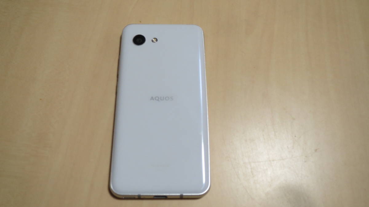 AQUOS R2 compact 国内版SIMフリー 64GB SH-M09 AQUOS R2 compact 国内版SIMフリー 64GB SH-M09