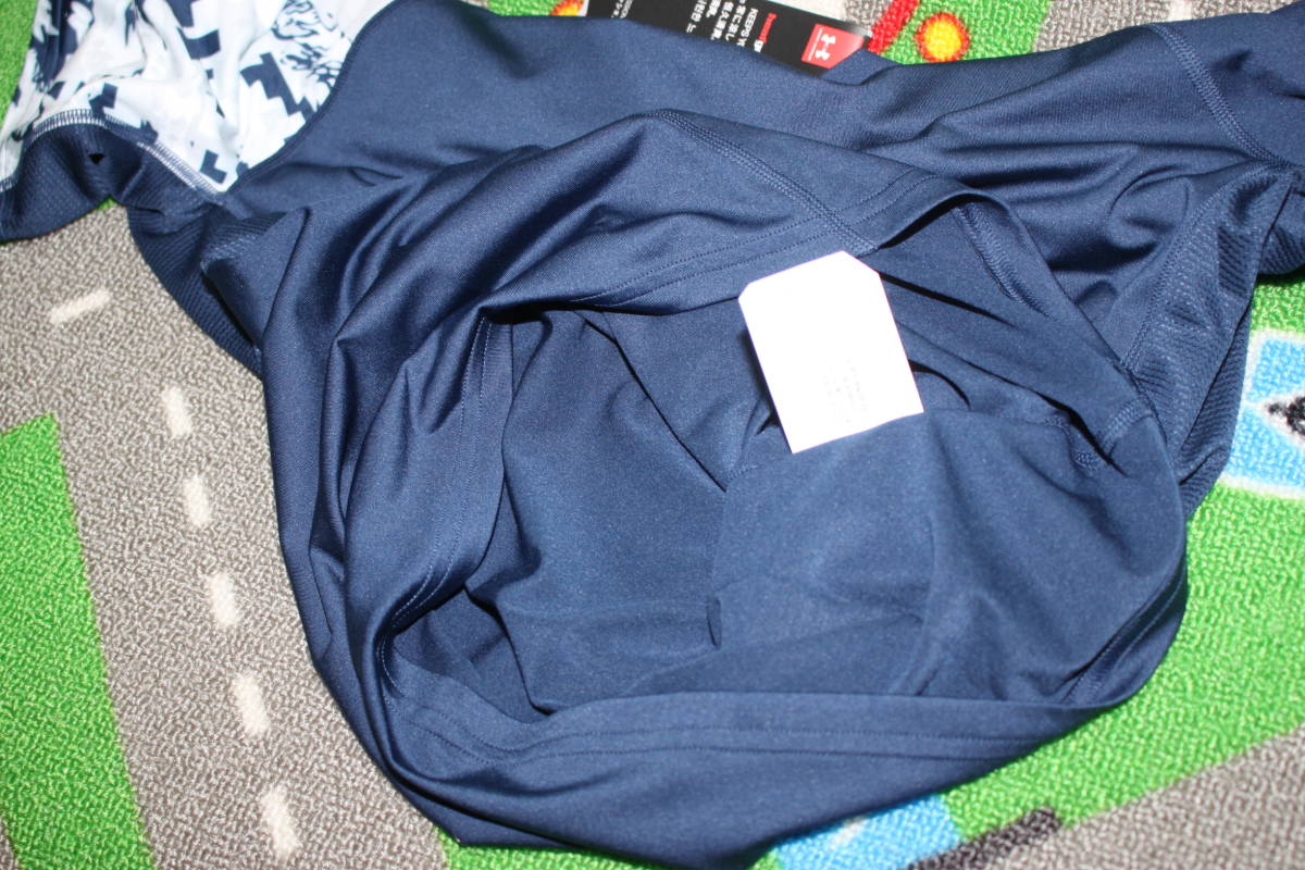 未使用アンダーアーマー　XXL　紺　ヒートギア半袖コンプレッションシャツ　アーマー ショートスリーブノベルティ 1363304　送料無料即決