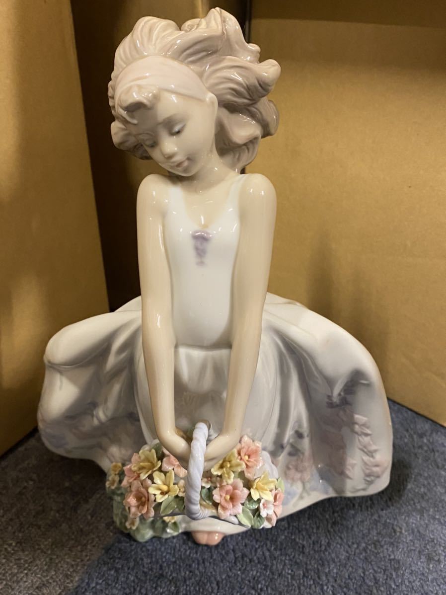 LLADRO 6647 フラワーガーデン 花と少女 陶器 人形 置物 リヤドロ 花