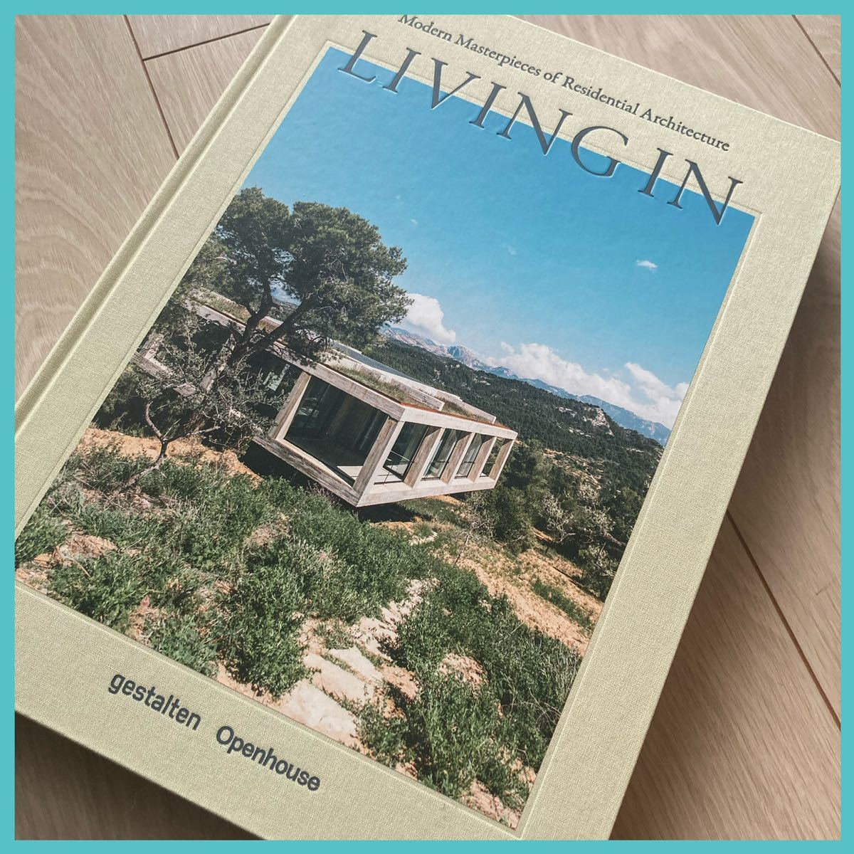 希少 洋書!!!【Living In】厳選インテリア/建築/家具 希少 洋書!!!【Living In】厳選インテリア/建築/家具