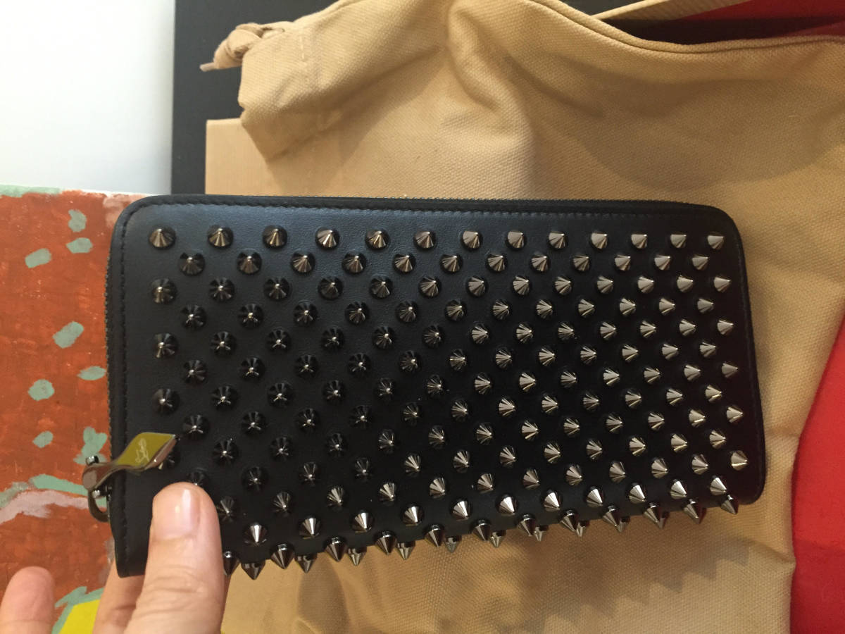 クリスチャンルブタンchristian Louboutin パネトーネ 12万 ラウンドファスナー長財布 本物スタッズ ブラックレザー メンズ レディース クリスチャン ルブタン 売買されたオークション情報 Yahooの商品情報をアーカイブ公開 オークファン Aucfan Com クリスチャンルブタンchristian Louboutin パネトーネ 12万 ラウンドファスナー長財布 本物スタッズ ブラックレザー メンズ レディース クリスチャン ルブタン 売買されたオークション情報 Yahooの商品情報をアーカイブ公開 オークファン Aucfan Com