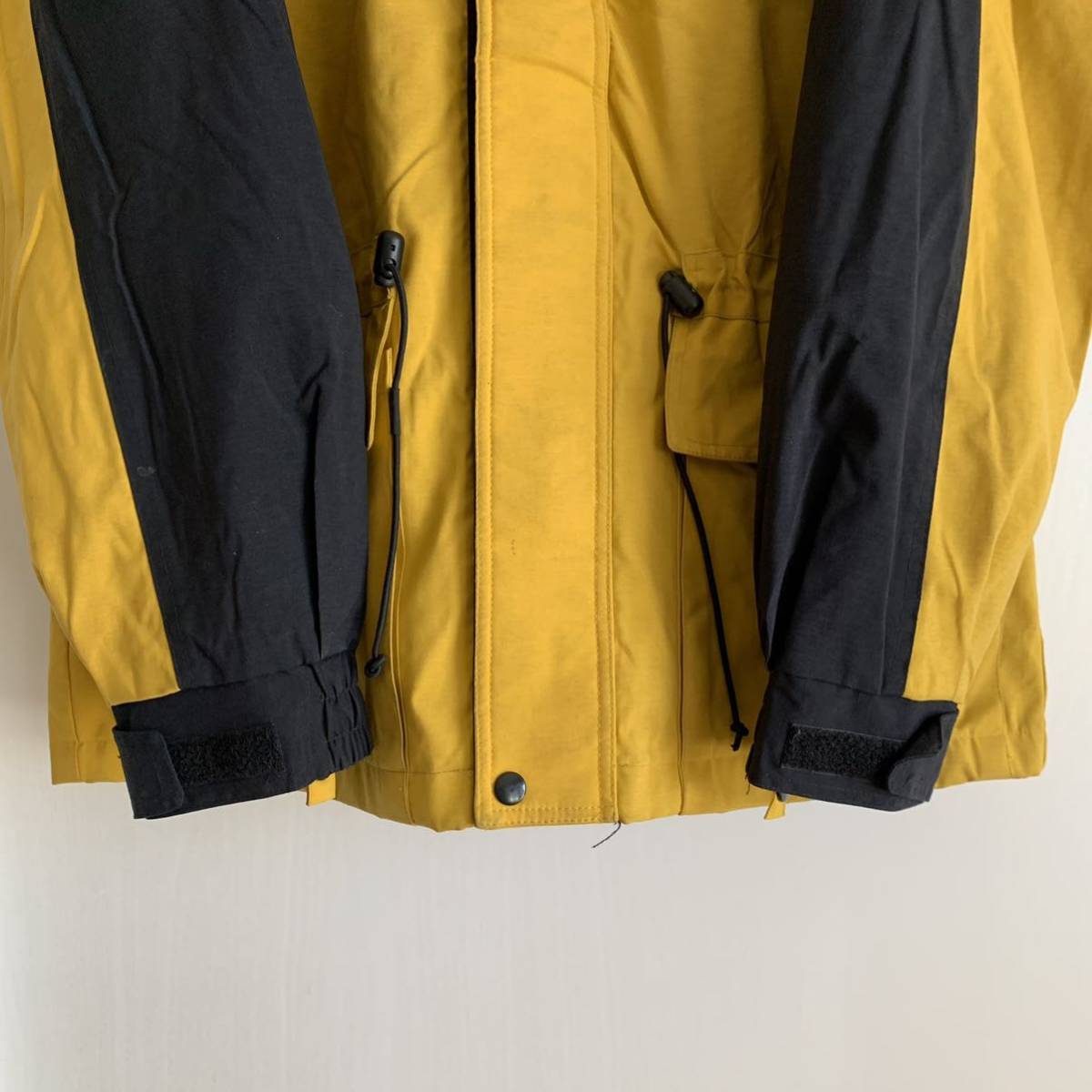 【希少】90s Woolrich ウールリッチ ナイロン マウンテンパーカー ジャケット POLARTEC フリースライナー付 収納フード アシックス製_画像6