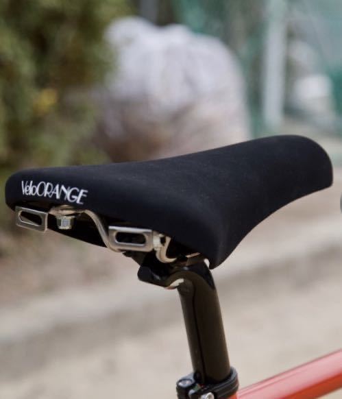 VELO ORANGE Microfiber Touring Saddle Wide