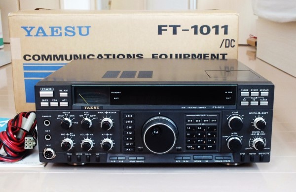 ヤフオク! - YAESU FT-1011 無線機